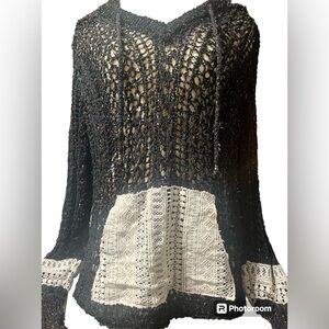POL Crocheted Sweater / Cover-up Sz L.       New with tags